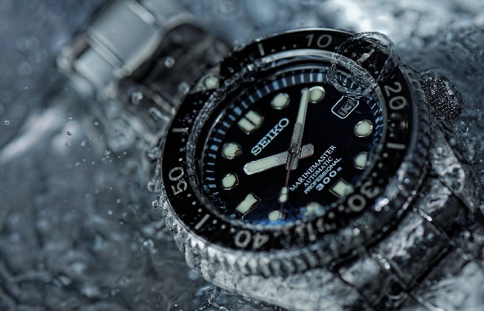 Get Waterproof Watches 4: https://www.seikoboutique.fr/classique/745-montre-femme-classique-acier-